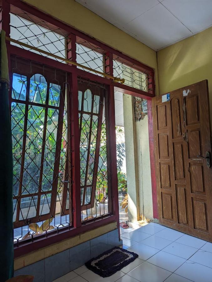 Agus Family Homestay Лабуан Баджо Екстериор снимка