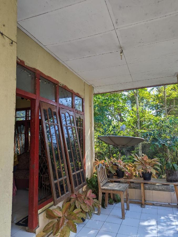 Agus Family Homestay Лабуан Баджо Екстериор снимка
