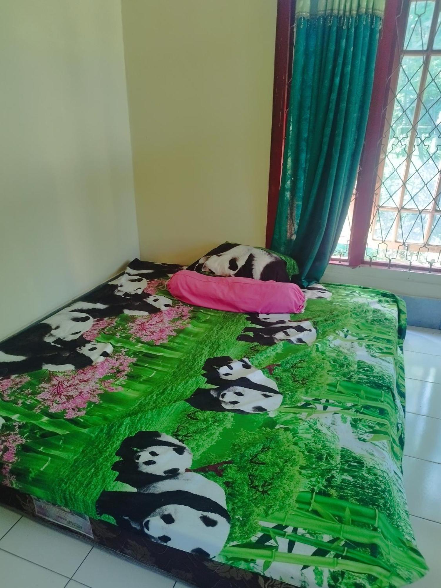 Agus Family Homestay Лабуан Баджо Екстериор снимка